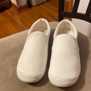 Women’s slip on shoes size 9
